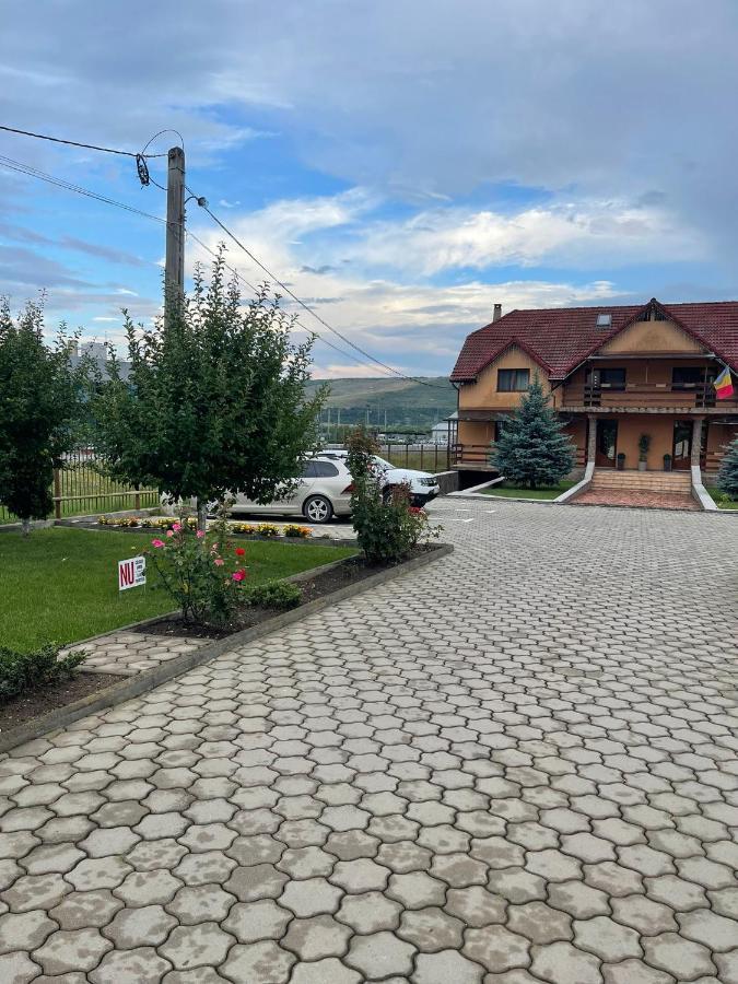 Pensiune Casamircea Bistriţa エクステリア 写真