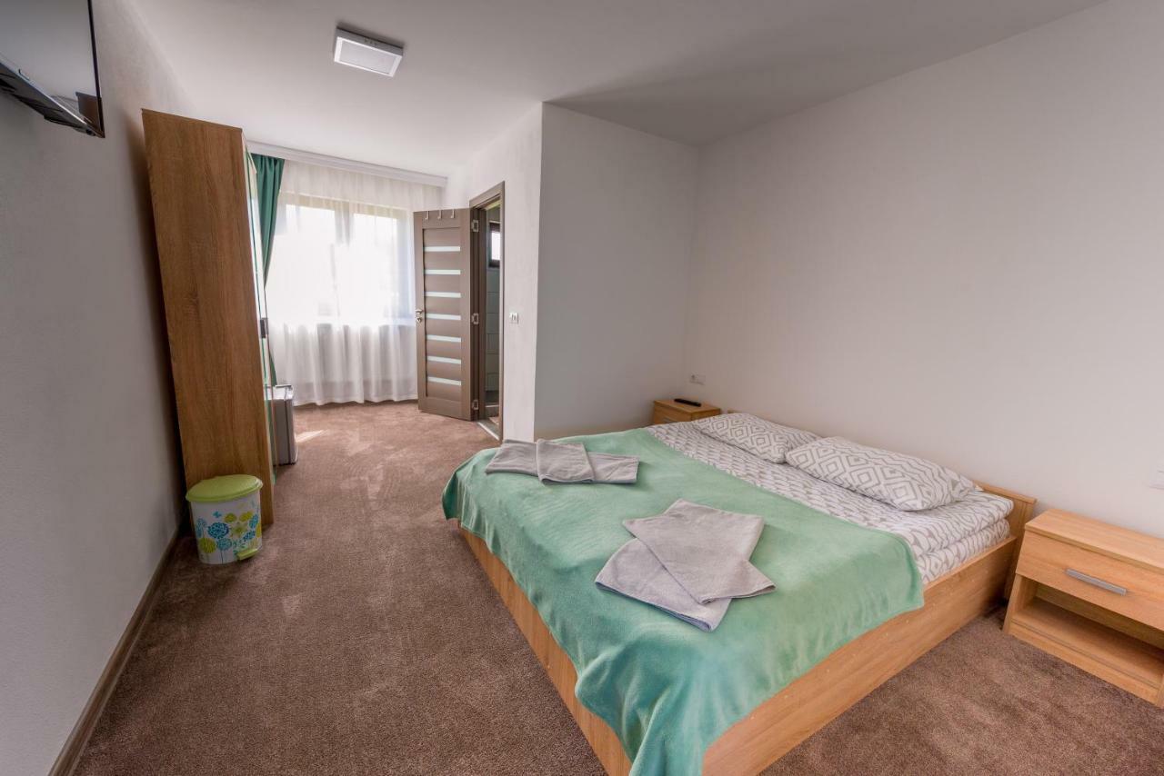 Pensiune Casamircea Bistriţa エクステリア 写真